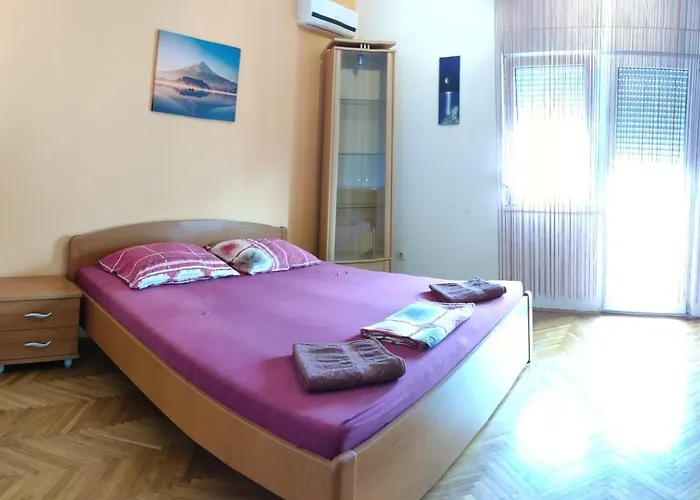 Gostinjska kuća Eros 2*