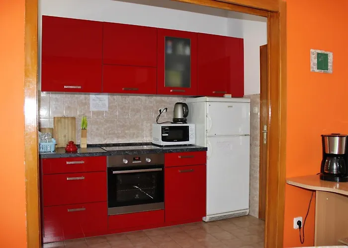 Eros Gostinjska kuća 2*