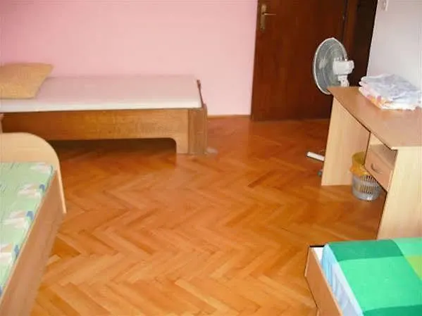 Eros Gostinjska kuća 2*